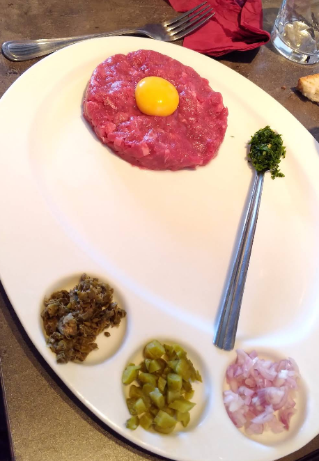 Tartare de bœuf coupé au couteau